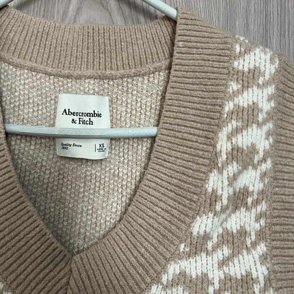 Abercrombie & Fitch Womens cardigan vest- XS